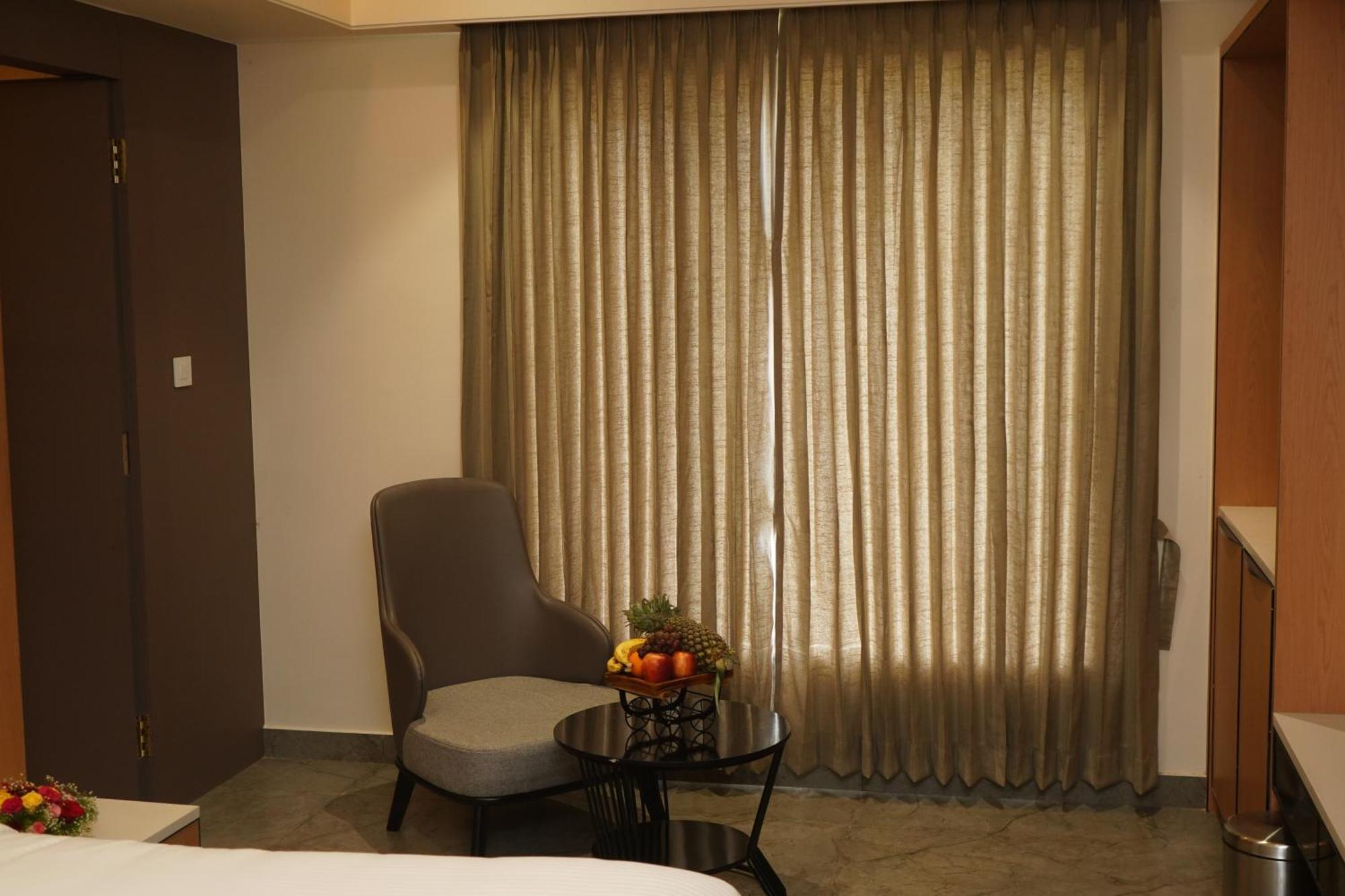 Vantara Suites Vellore Zewnętrze zdjęcie
