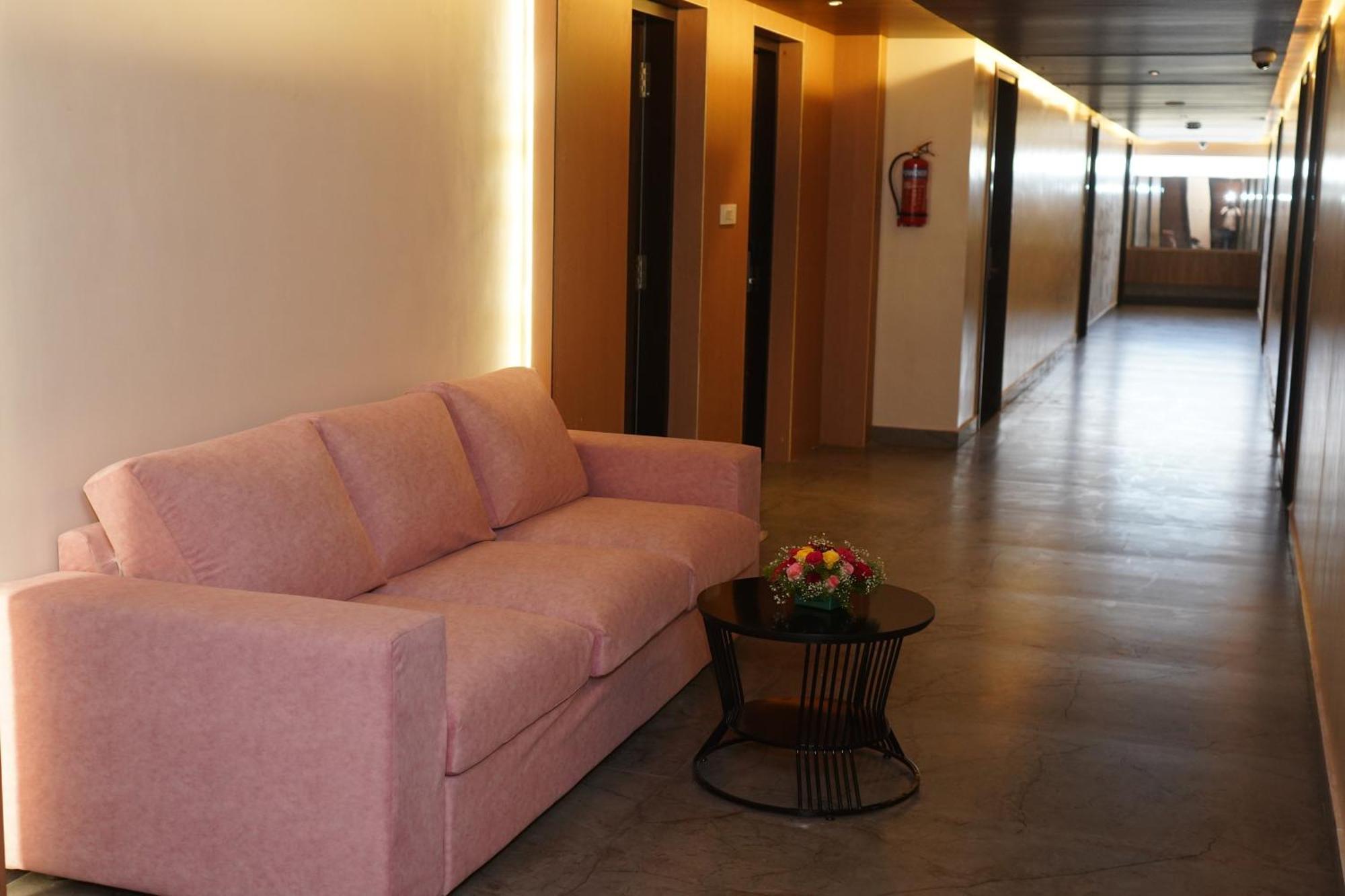 Vantara Suites Vellore Zewnętrze zdjęcie